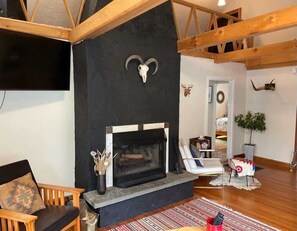 TV, fireplace, offices