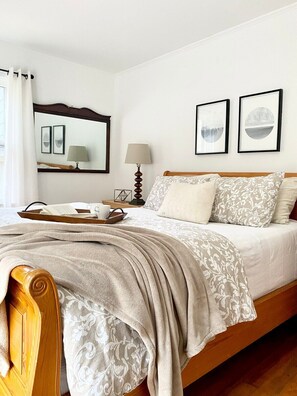 2 habitaciones, tabla de planchar con plancha, wifi y ropa de cama 