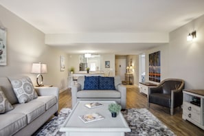 Smart TV, DVD player - Courtside 88 - Forest Beach 1st Floor Flat (Hilton Head Island)