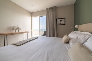 4 chambres, coffres-forts dans les chambres, fer et planche Ă repasser