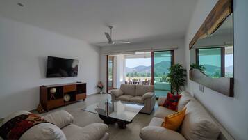 Télévision, espaces bureaux