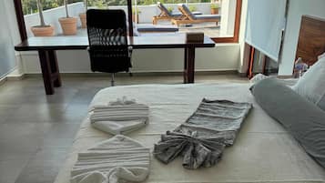 2 bedrooms, iron/ironing board, WiFi, bed sheets