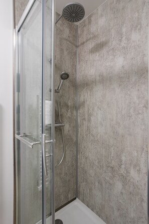 Hair dryer, towels - L'EUCALYPTUS - Charmant appartement de 52m² (Dinard)