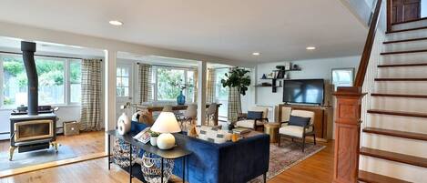 TV, fireplace, offices