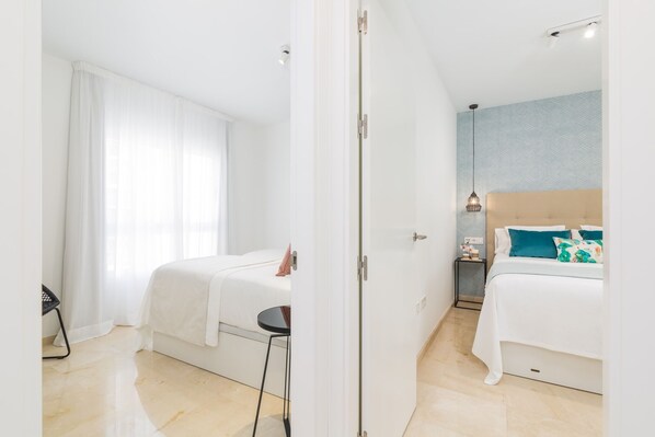 2 bedrooms, iron/ironing board, internet, bed sheets