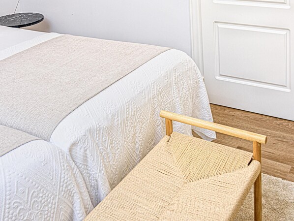 1 bedroom, iron/ironing board, Internet