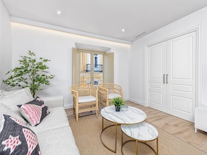 TV - iloftmalaga Madre de Dios II - 1B (Málaga)