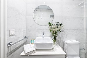 Douche, sèche-cheveux
