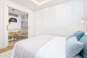 2 chambres, fer et planche à repasser, accès Internet, draps fournis