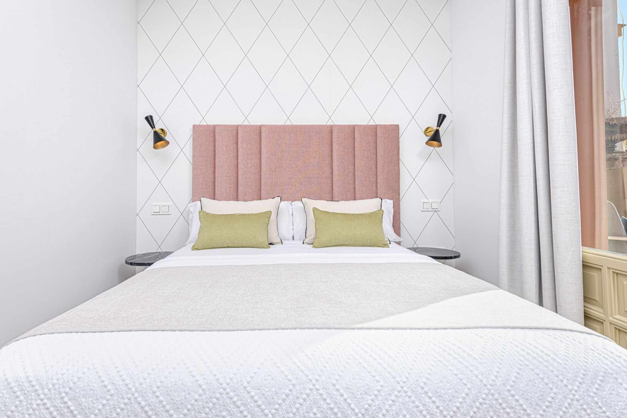 Iron/ironing board, internet, bed sheets