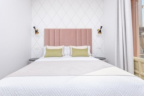 Iron/ironing board, internet, bed sheets