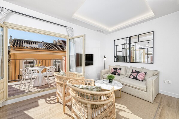 TV - iloftmalaga Madre de Dios VIII - 3B (Málaga)