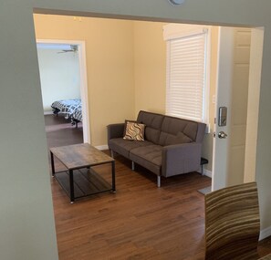 Living area - PALMETTO BEACH 3/2 - Sleeps 11 CLOSE TO EVERYTHING - 2207A (Tampa)