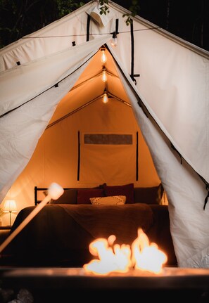 Miscellaneous - Glamping | Outdoor Shower | Bathroom (Providence)