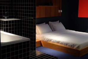 1 غرفة نوم وخزنة داخل الغرفة ومكتب وواي فاي مجانًا