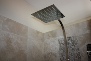 Bathtub, bidet - Charming villa with pool house - special discount winter 2026 (Jacou)