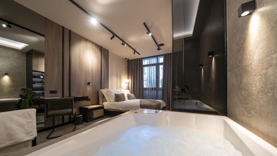 Velvet rooms & more