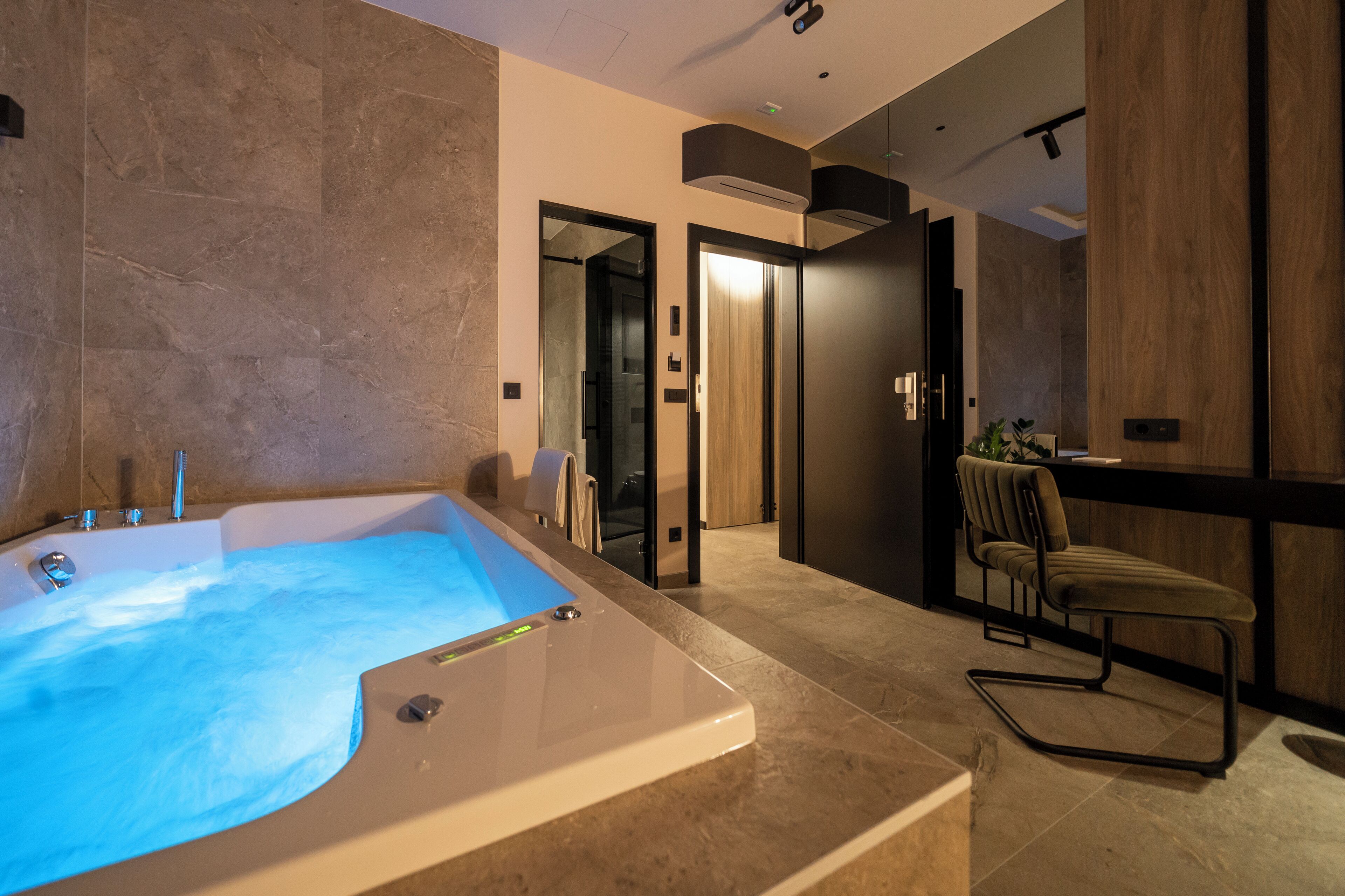 Premium Double Room | Minibar, in-room safe, individually decorated, individually furnished