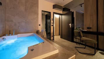 Premium Double Room | Minibar, in-room safe, individually decorated, individually furnished