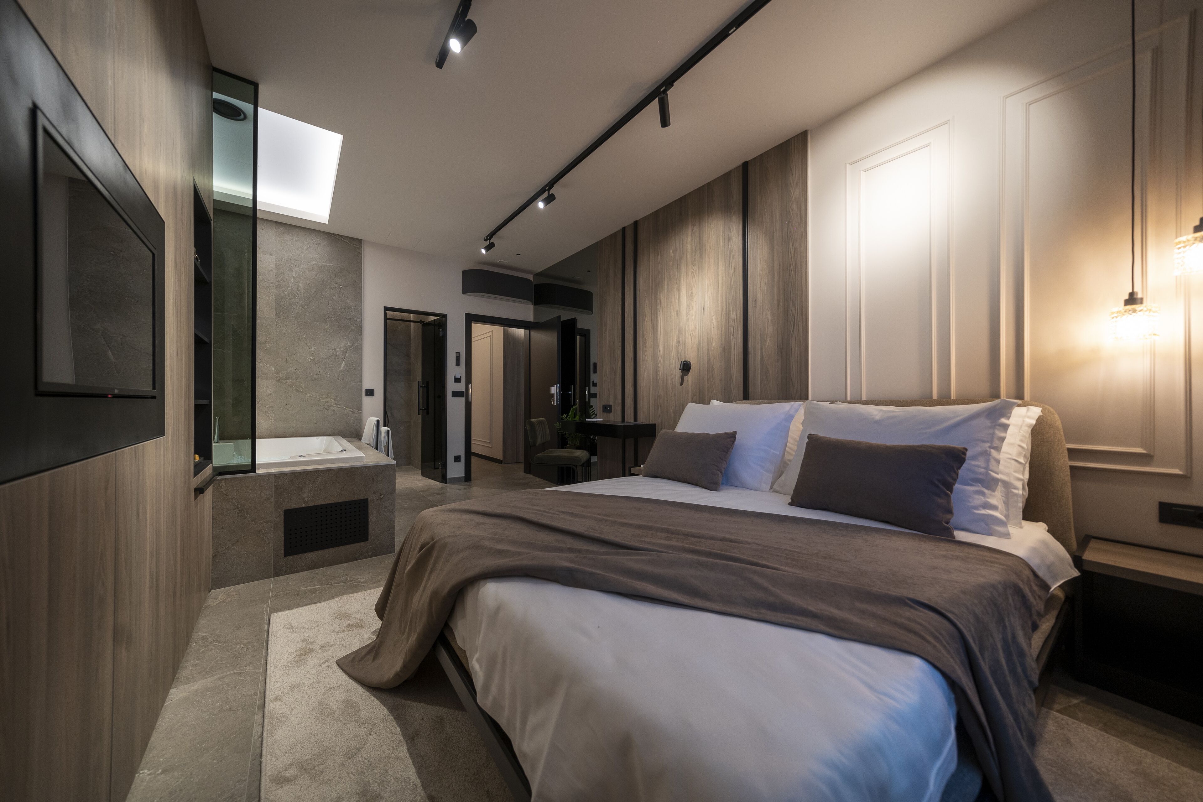 Photo - VELVET rooms & more