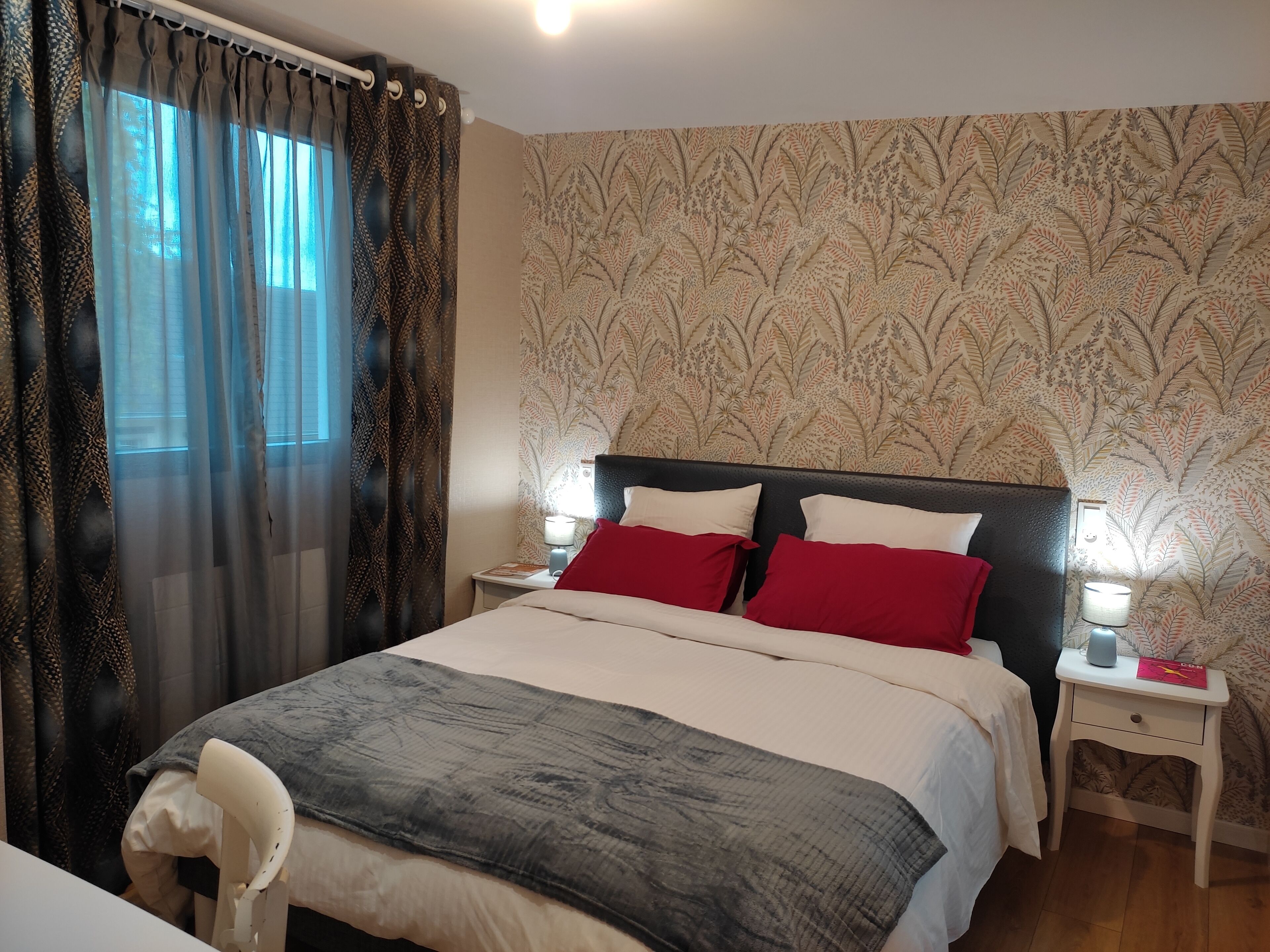 1 多间卧室、办公桌、隔音、熨斗/熨衣板