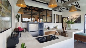 Unclassified image, 3 of 20, button - Newly Renovated ! 2BR Paddy Palace With a Private Pool (Canggu)