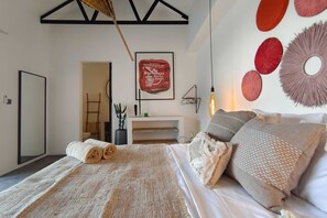 Basic Loft, 2 Queen Beds | 2 bedrooms, laptop workspace, bed sheets - Newly Renovated ! 2BR Paddy Palace With a Private Pool (Canggu)