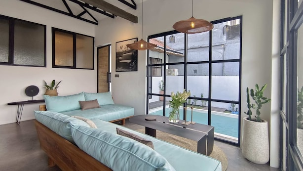 Unclassified image, 1 of 20, button - Newly Renovated ! 2BR Paddy Palace With a Private Pool (Canggu)