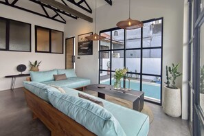 Living room - Newly Renovated ! 2BR Paddy Palace With a Private Pool (Canggu)