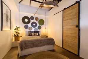 เบสิกลอฟท์, เตียงควีนไซส์ 2 เตียง | 2 ห้องนอน, พื้นที่ทำงานแบบใช้แล็ปท็อป, ผ้าปูที่นอน