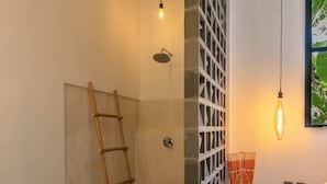 2 chambres, espace de travail pour ordinateur portable