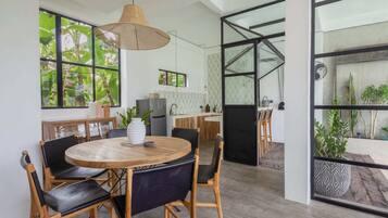 Basic Loft, 2 Queen Beds | Private kitchen | Fridge, stovetop, toaster, high chair