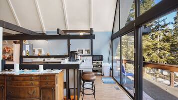 House, Multiple Beds, Balcony, Mountain View (Woodside Hideout) | Private kitchen | Fridge, microwave, oven, stovetop