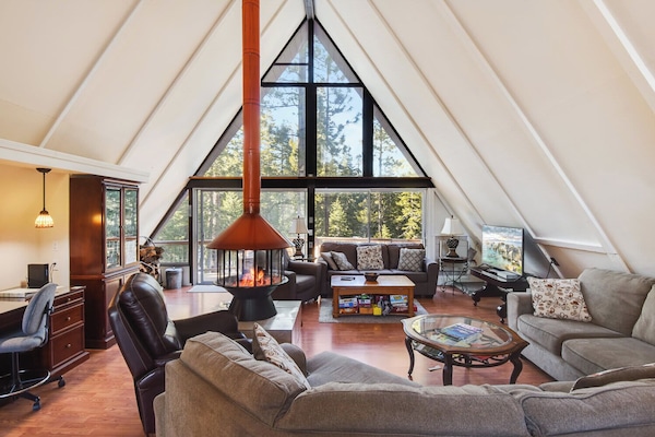 House, Multiple Beds, Balcony, Mountain View (Woodside Hideout) | Living area | 42-inch flat-screen TV with digital channels, fireplace