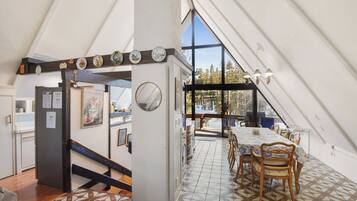 Rumah, Beberapa Tempat Tidur, balkon, pemandangan gunung (Woodside Hideout) | Interior