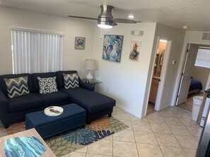 Villa, 1 Queen Bed with Sofa bed, Kitchen | Living room | 40-inch TV with cable channels