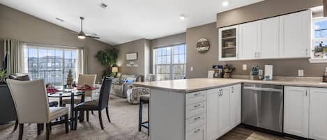 Condo, Multiple Beds, Balcony, Golf View | Private kitchen | Fridge, microwave, oven, stovetop