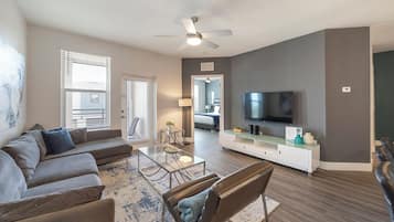 Standard Condo, 2 Bedrooms | Living area