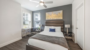 Condo Deluxe, 3 habitaciones | Decoración personalizada, muebles diferentes y escritorio 