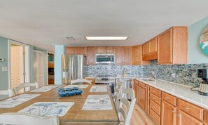 Private kitchen - Atalaya Tower 1505 - Three Bedroom, Oceanfront Condo in Garden City Beach (Garden City Beach)
