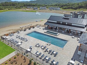 Outdoor pool, a heated pool - Beautiful resort condo with golf course views (Thornton)