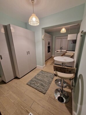 Interior - Beach house 200m to beach.Stylish, Modern Sleeps 6. Suit Summer or Winter break (mablethorpe)
