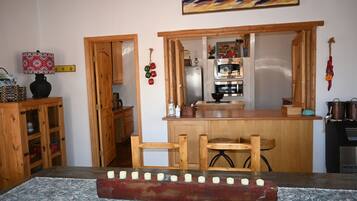 Réfrigérateur, micro-ondes, four, lave-vaisselle