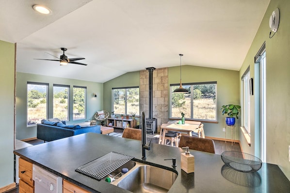 Interior - Serene 2-Bed Crestone Cabin • Mountain Views • Modern Comforts • Dog-Friendly (Crestone)