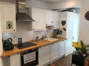 Kühlschrank, Ofen, Herdplatte, Geschirrspüler