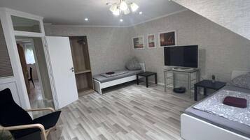 2 Schlafzimmer, Schreibtisch, WLAN, Bettwäsche