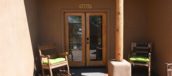 Charming Casita with private entry and porch. Enjoy the Sonoran Desert Serenity.