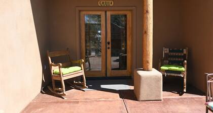 Charming Casita with private entry and porch. Enjoy the Sonoran Desert Serenity.