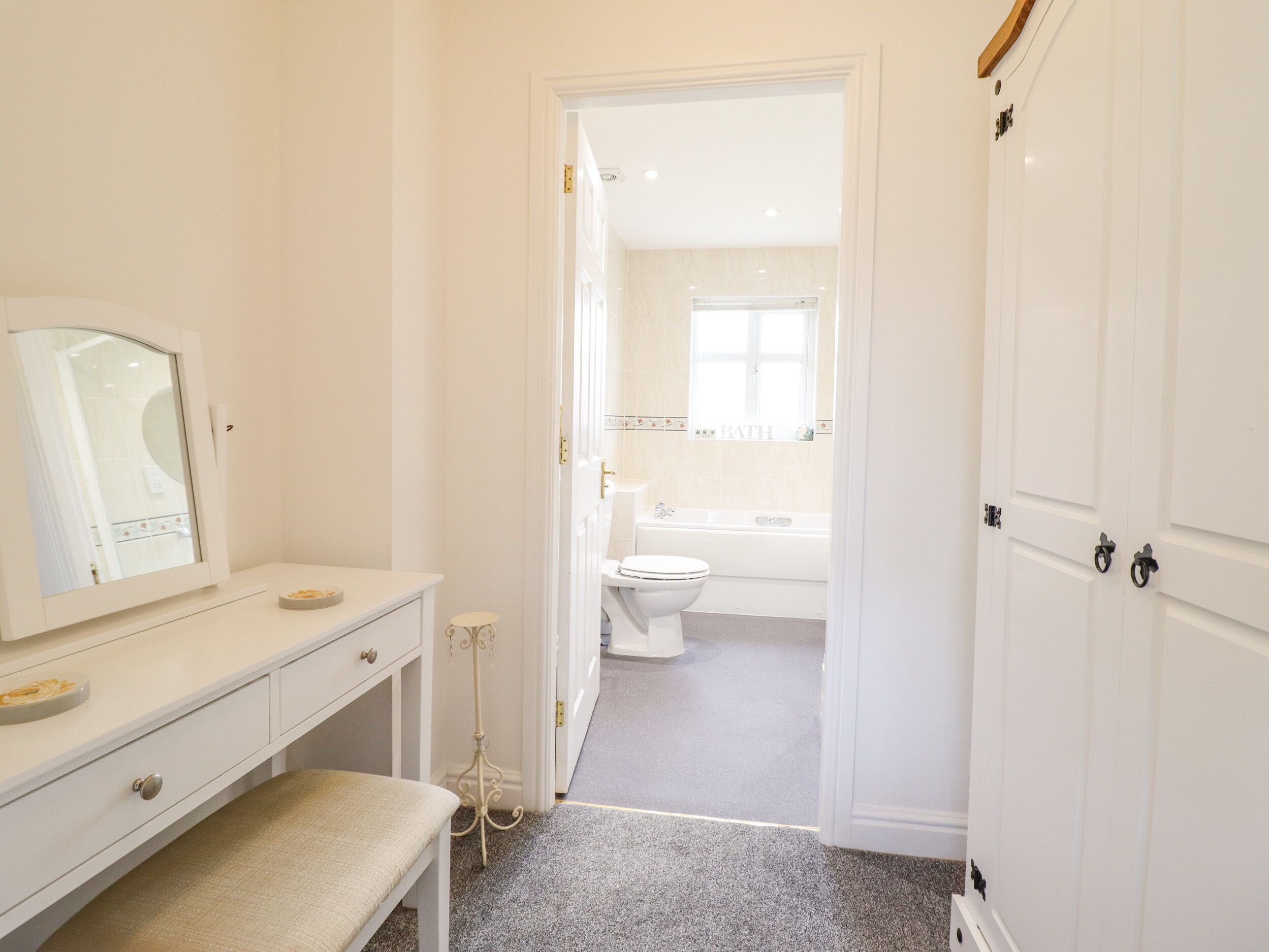 Cottage | Interior