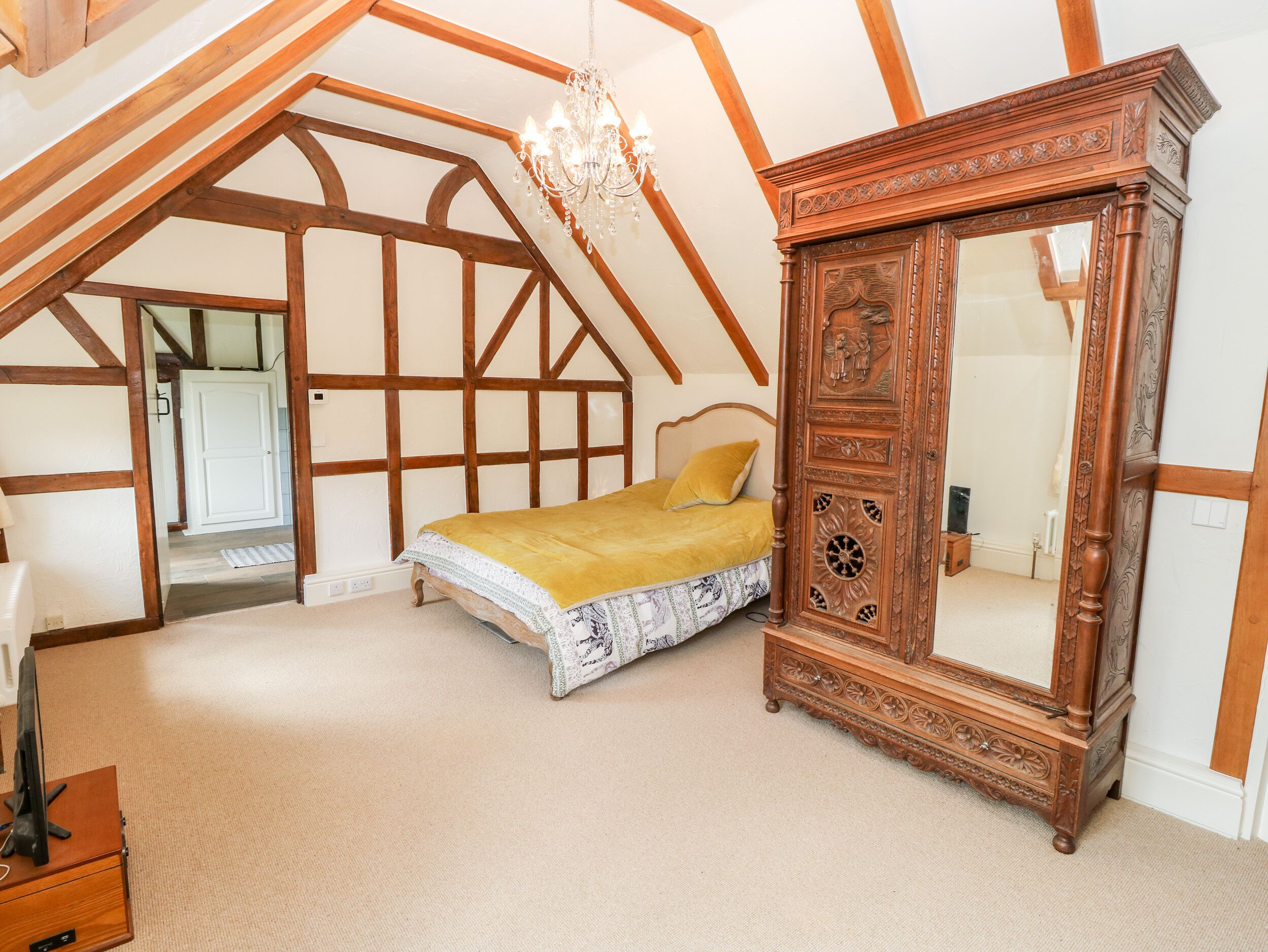 Cottage | 4 bedrooms, individually decorated, individually furnished, free WiFi